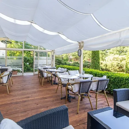 Zenit Oda ve Kahvaltı 3*