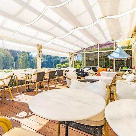 Oda ve Kahvaltı Zenit